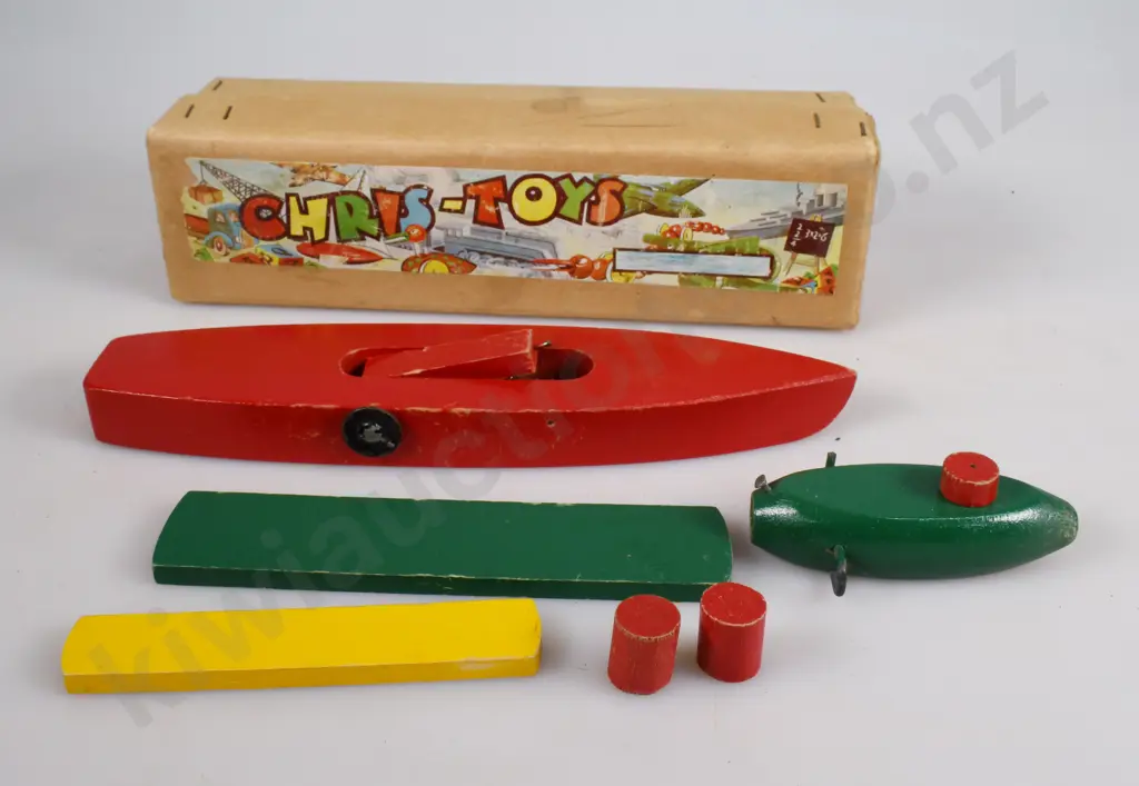 WOODEN PAINTED SHIP TOYS Image 1++