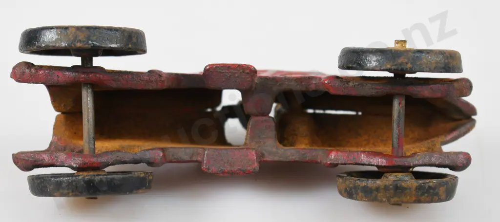 CAST IRON RACING CAR Image 1++