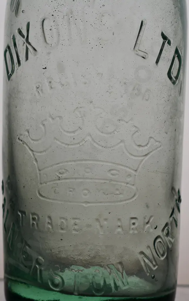 DIXON'S PALMERSTON NORTH 26oz CROWN TOP Image 1++