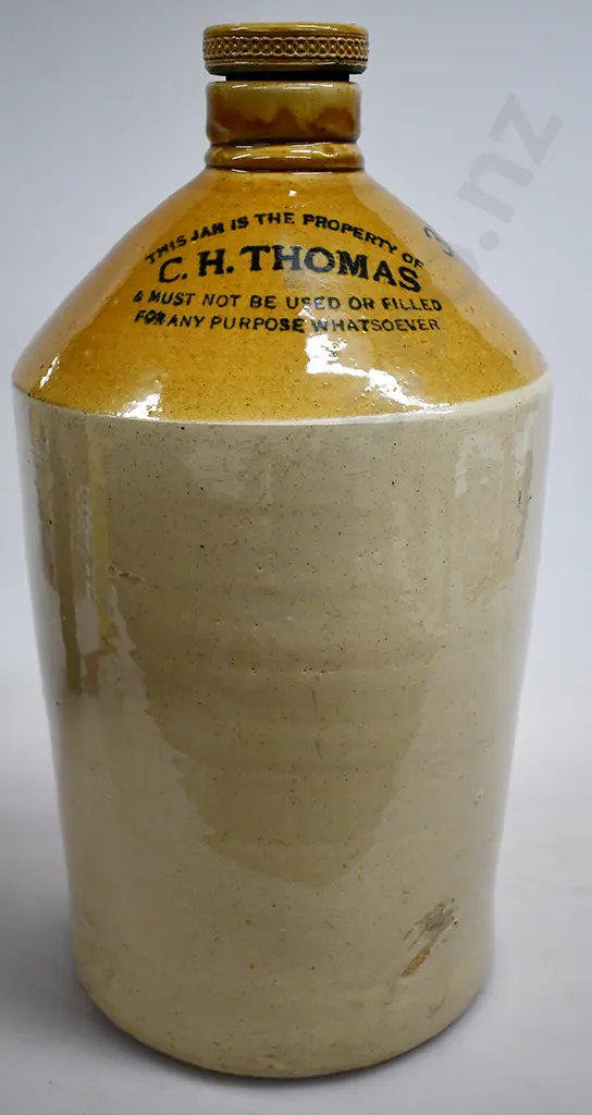 THOMAS WESTPORT STONE JAR Image 1++