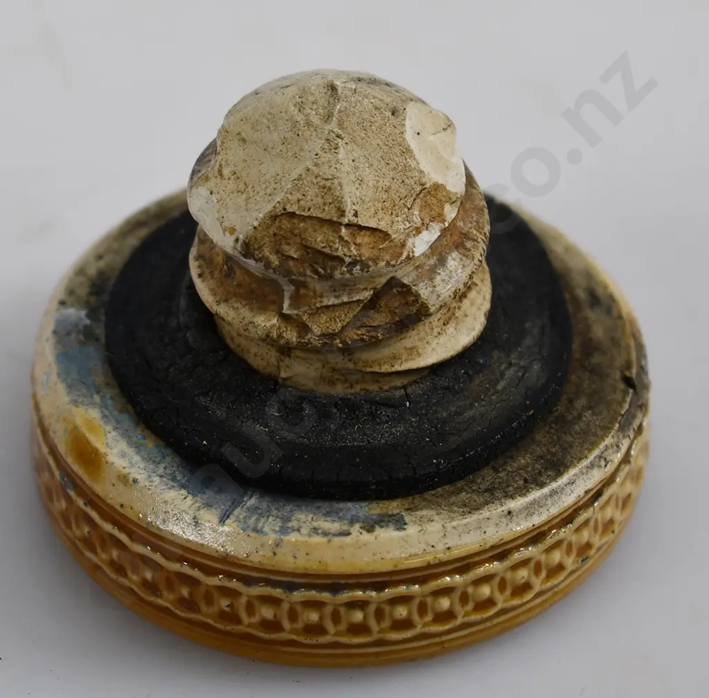 THOMAS WESTPORT STONE JAR Image 1++