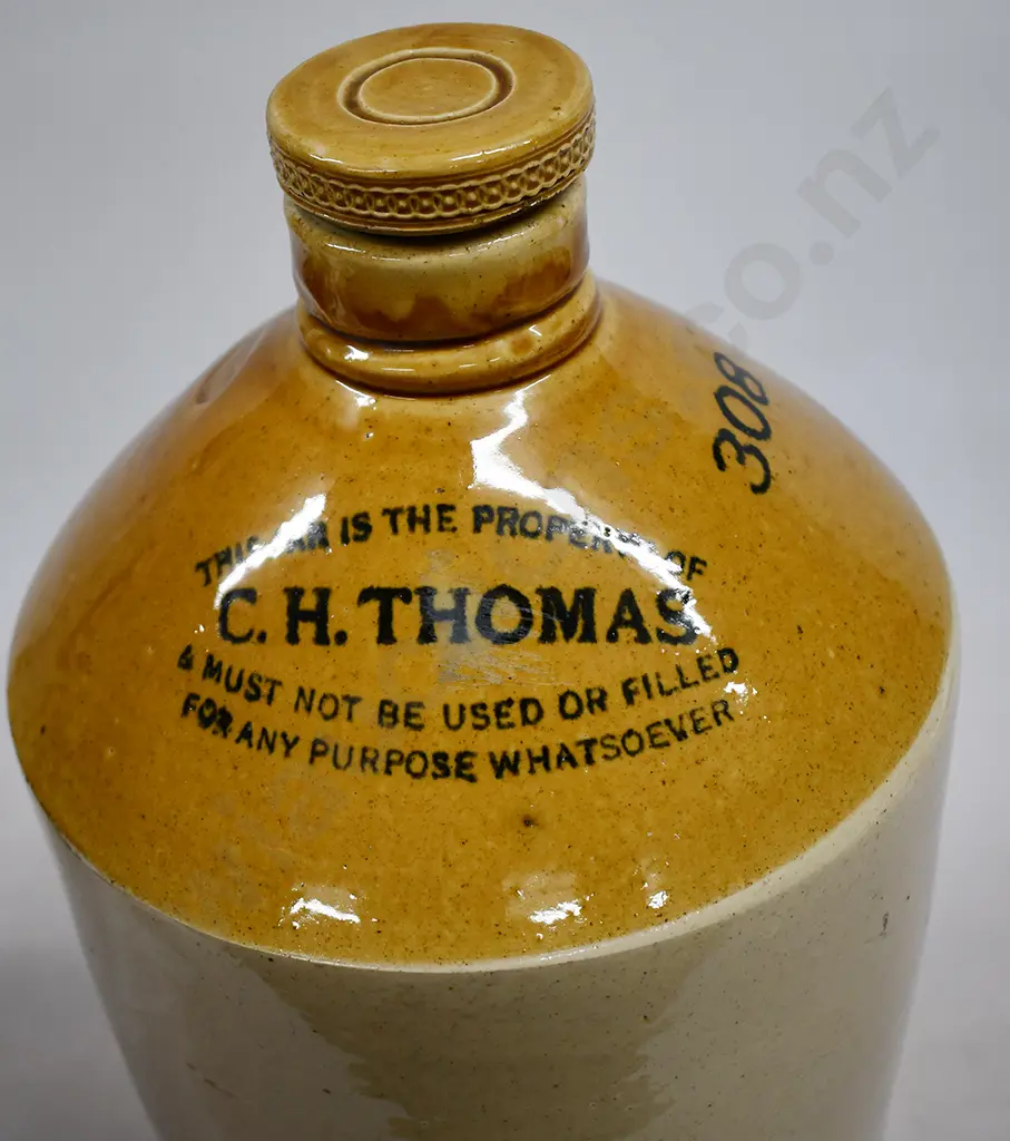 THOMAS WESTPORT STONE JAR Image 1++