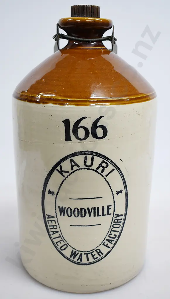 KAURI WOODVILLE STONE JAR Image 1++