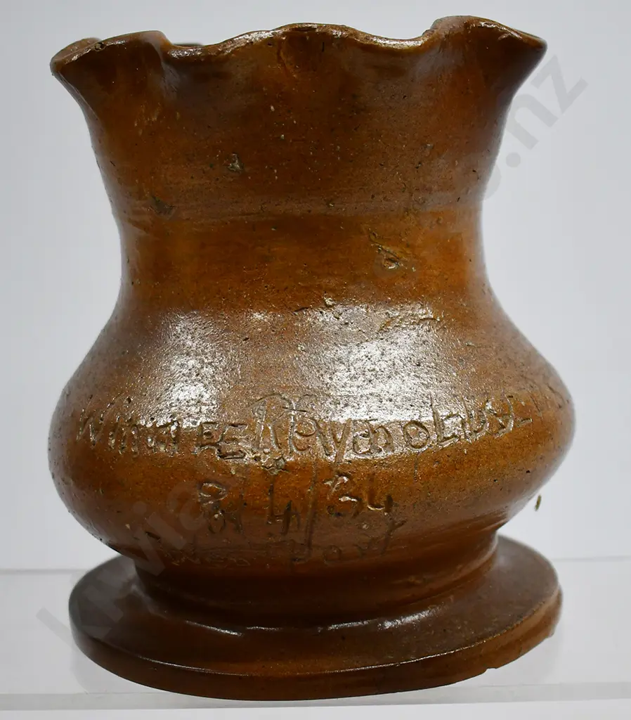 WAIMANGAROA COLONIAL POTTERY VASE, WINMERE REYNOLDS WESTPORT Image 1++