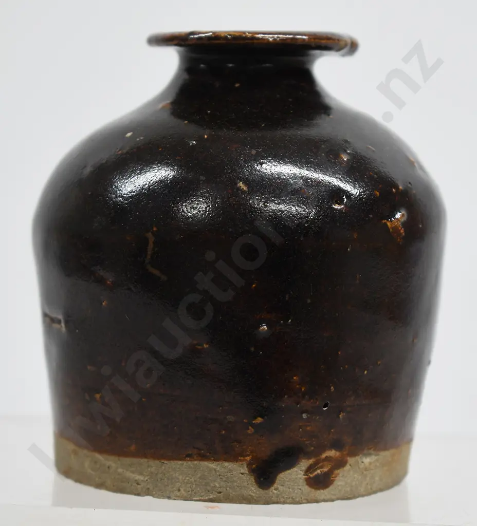 MINIATURE CHINESE TIGER WHISKY POT Image 1++