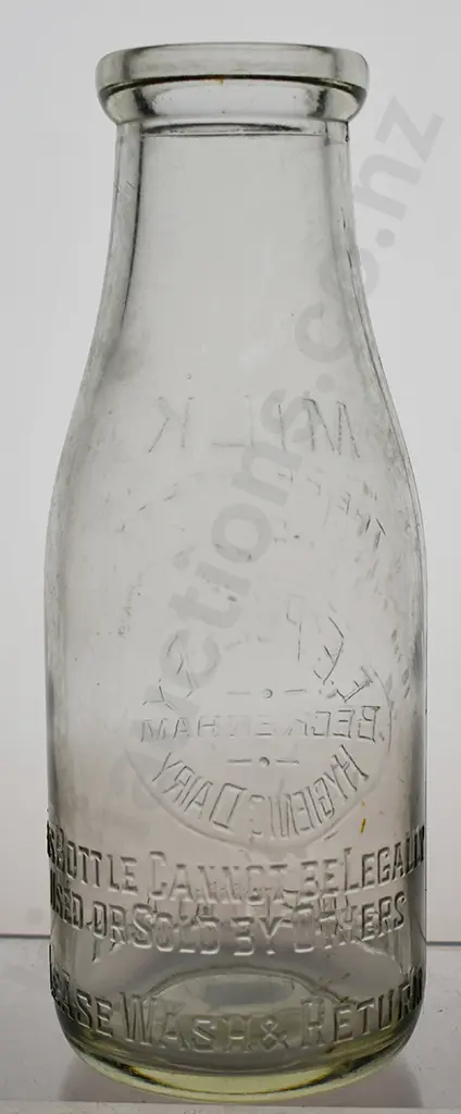 PULLEY BECKENHAM (CHRISTCHURCH) MILK BOTTLE Image 1++
