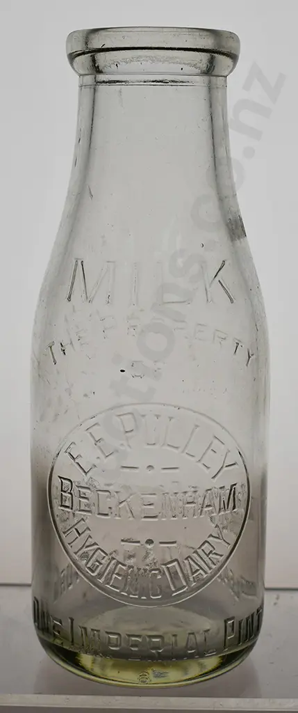PULLEY BECKENHAM (CHRISTCHURCH) MILK BOTTLE Image 1++