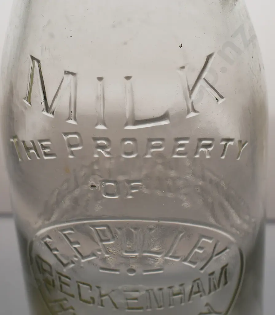 PULLEY BECKENHAM (CHRISTCHURCH) MILK BOTTLE Image 1++
