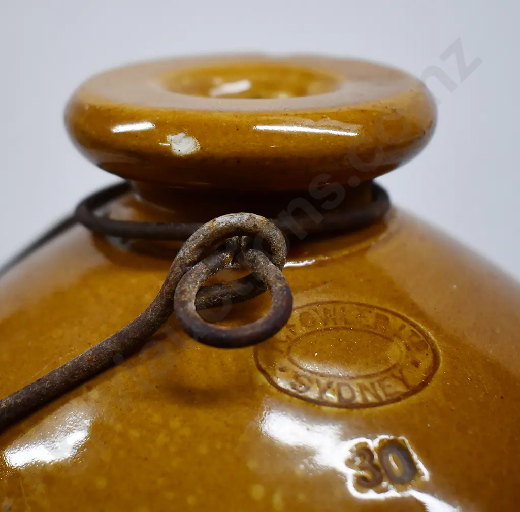 HUIA DANNEVIRKE- MASTERTON STONE JAR Image 1++