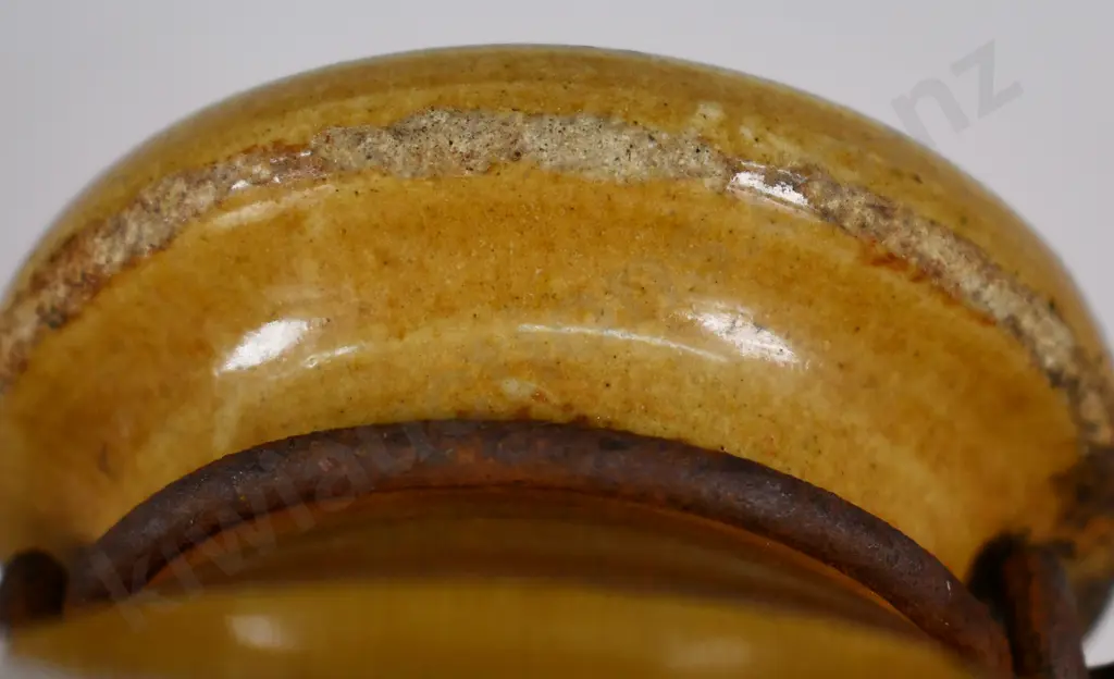 FITZGERALD TE AWAMUTU STONE JAR Image 1++