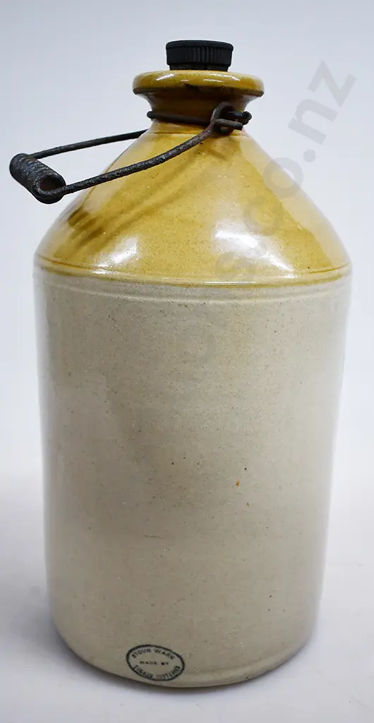 FITZGERALD TE AWAMUTU STONE JAR Image 1++