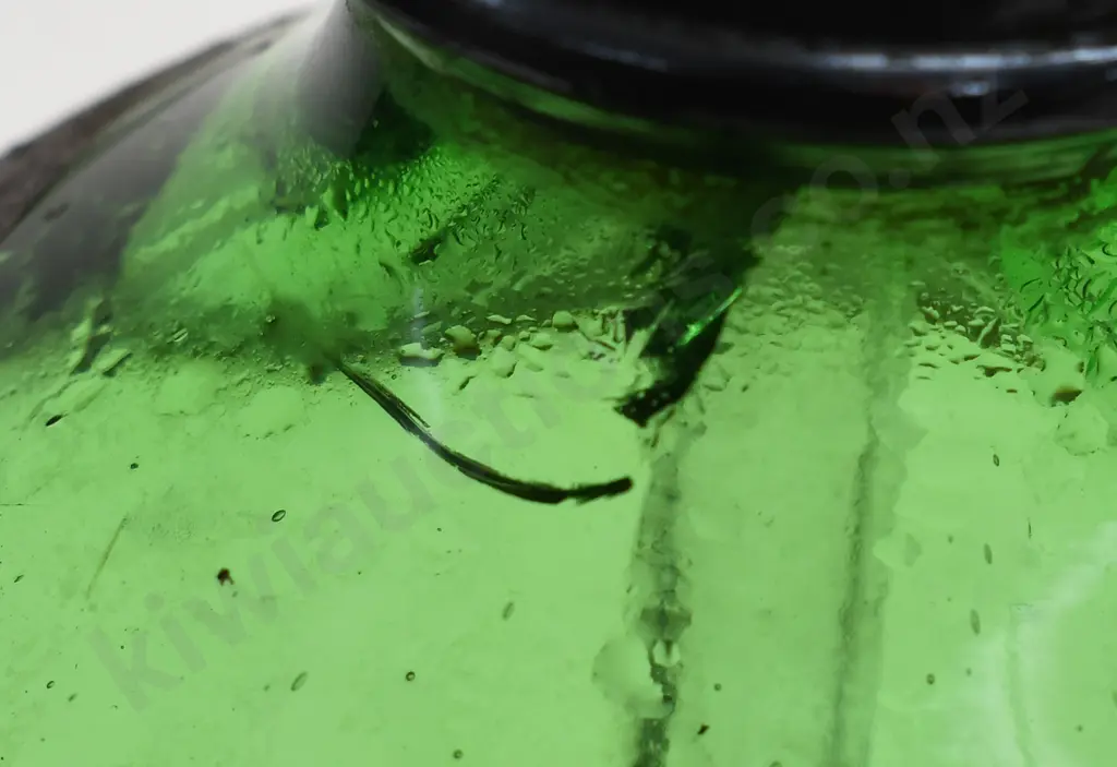 PLOWMAN NAPIER GREEN SODA SYPHON Image 1++