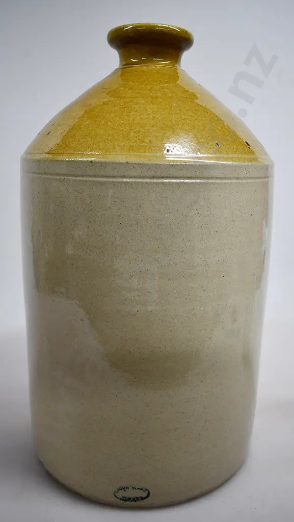 BENDIGO HOTEL (ALEXANDRA) STONE JAR Image 1++
