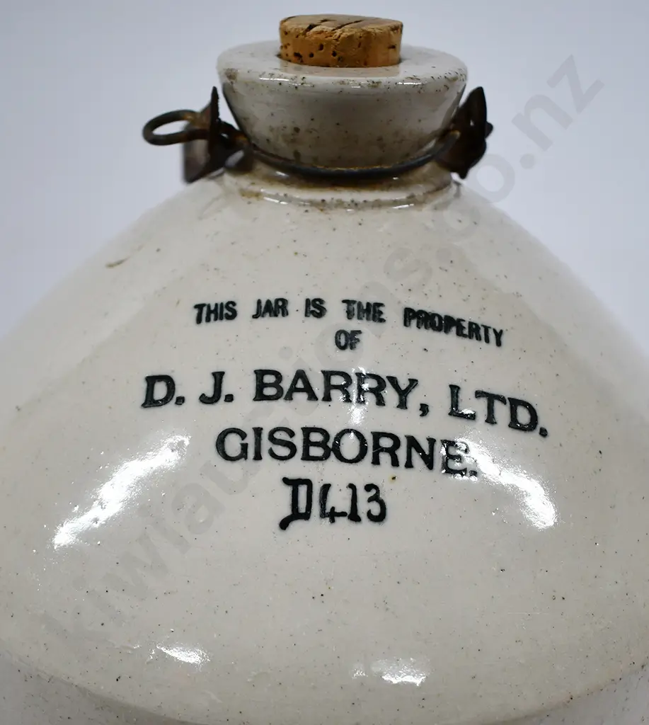 BARRY GISBORNE STONE JAR Image 1++