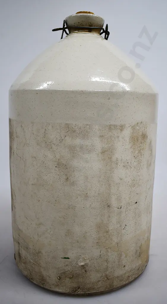 BARRY GISBORNE STONE JAR Image 1++