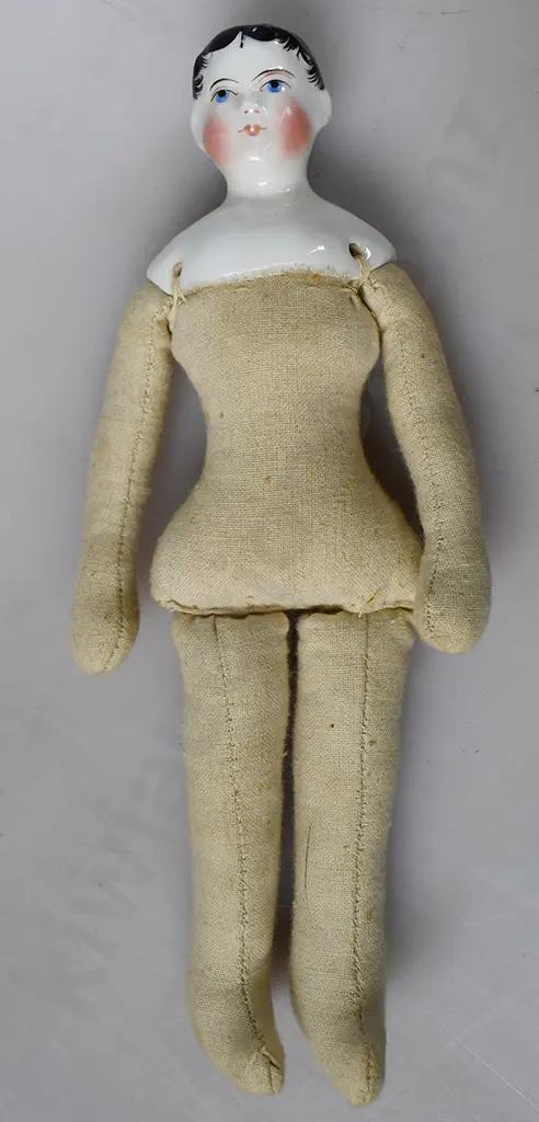 PARIAN BISUQE DOLLS AND CLOTHING Image 1++