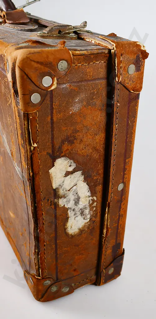 BRIAN WELLINGTON LEATHER SUITCASE Image 1++