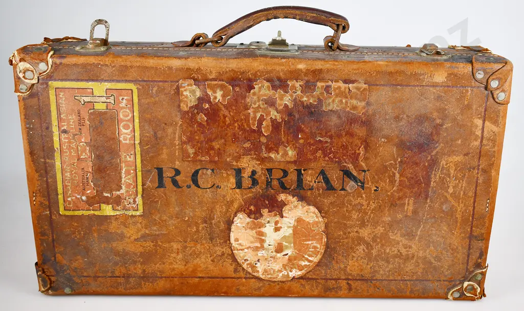 BRIAN WELLINGTON LEATHER SUITCASE Image 1++