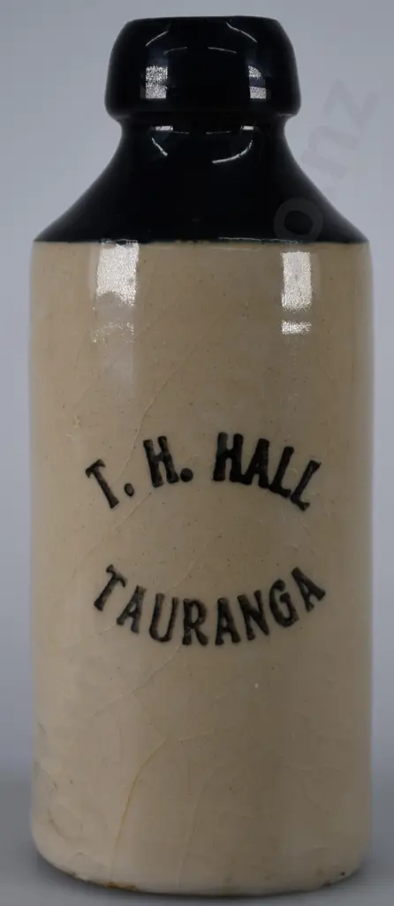 HALL TAURANGA GINGER BEER Image 1++