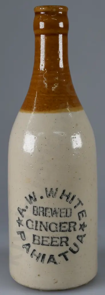 WHITE PAHIATUA GINGER BEER Image 1++
