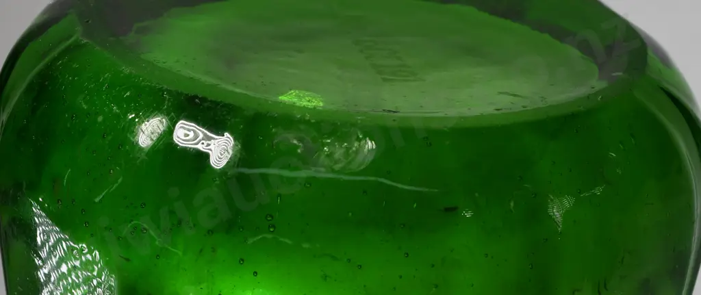W PLOWMAN & SON NAPIER GREEN SYPHON Image 1++