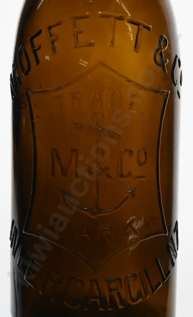 MOFFETT & CO INVERCARGILL 26OZ CROWN TOP BEER Image 1++