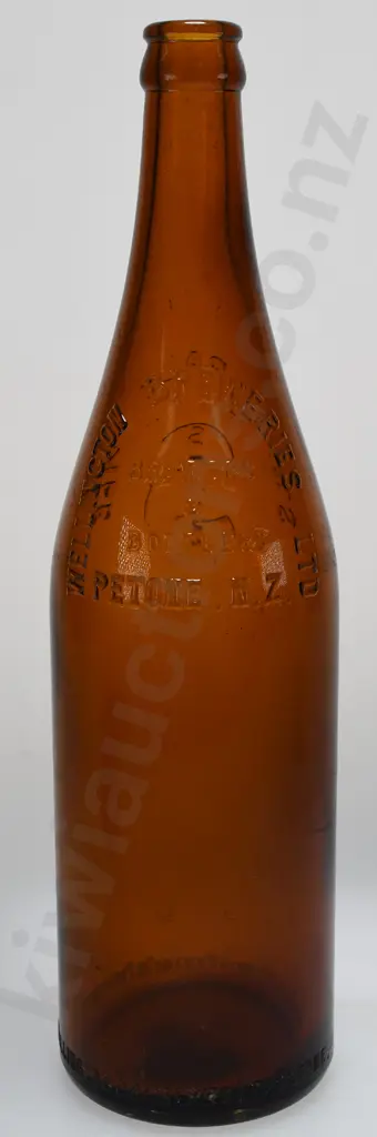WELLINGTON BREWERIES PETONE  26OZ CROWN TOP BEER Image 1++