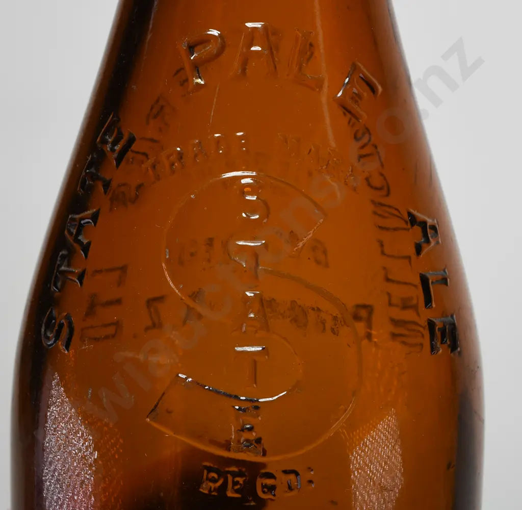 WELLINGTON BREWERIES PETONE  26OZ CROWN TOP BEER Image 1++