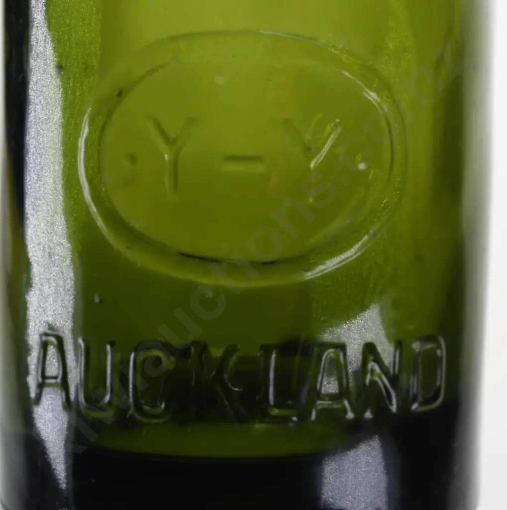 Y-Y AUCKLAND 10OZ CROWN TOP Image 1++