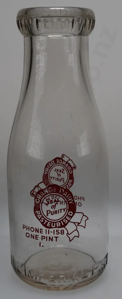 GRANGE DAIRY DUNEDIN MILK BOTTLE Image 1++