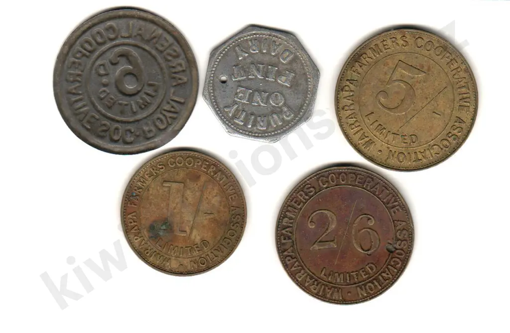 ASSORTED TOKENS X 5 Image 1++