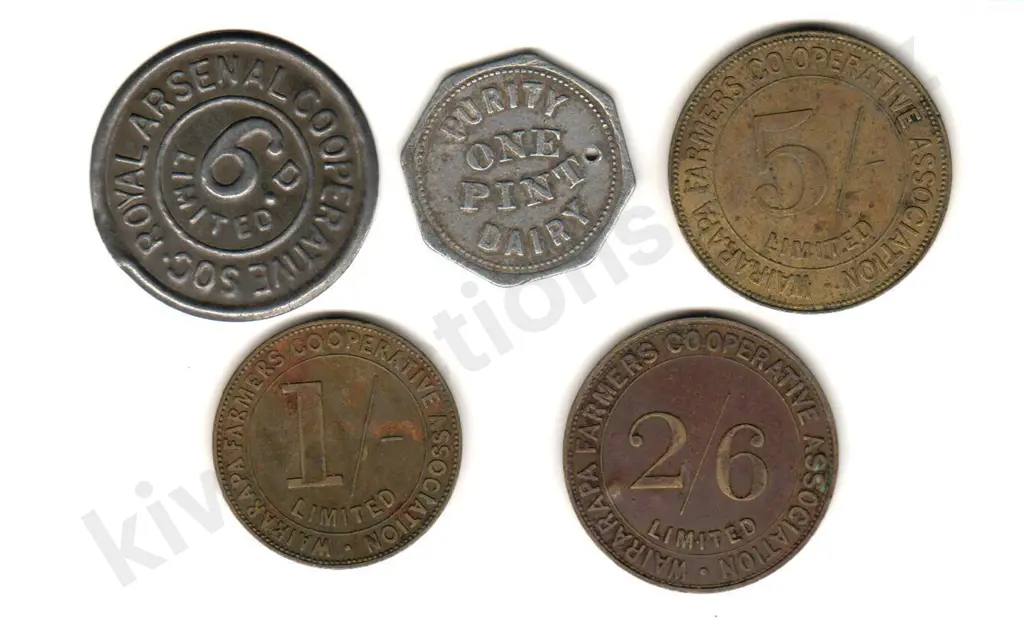 ASSORTED TOKENS X 5 Image 1++