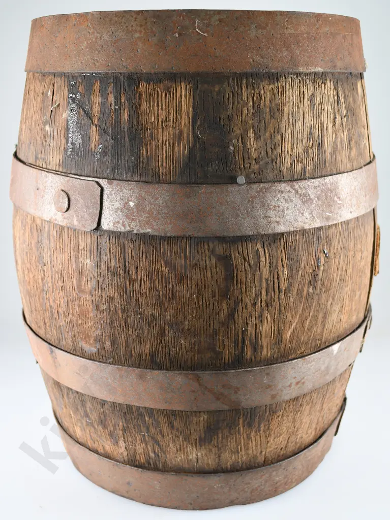 R POWLEY DUNEDIN WOODEN BARREL Image 1++