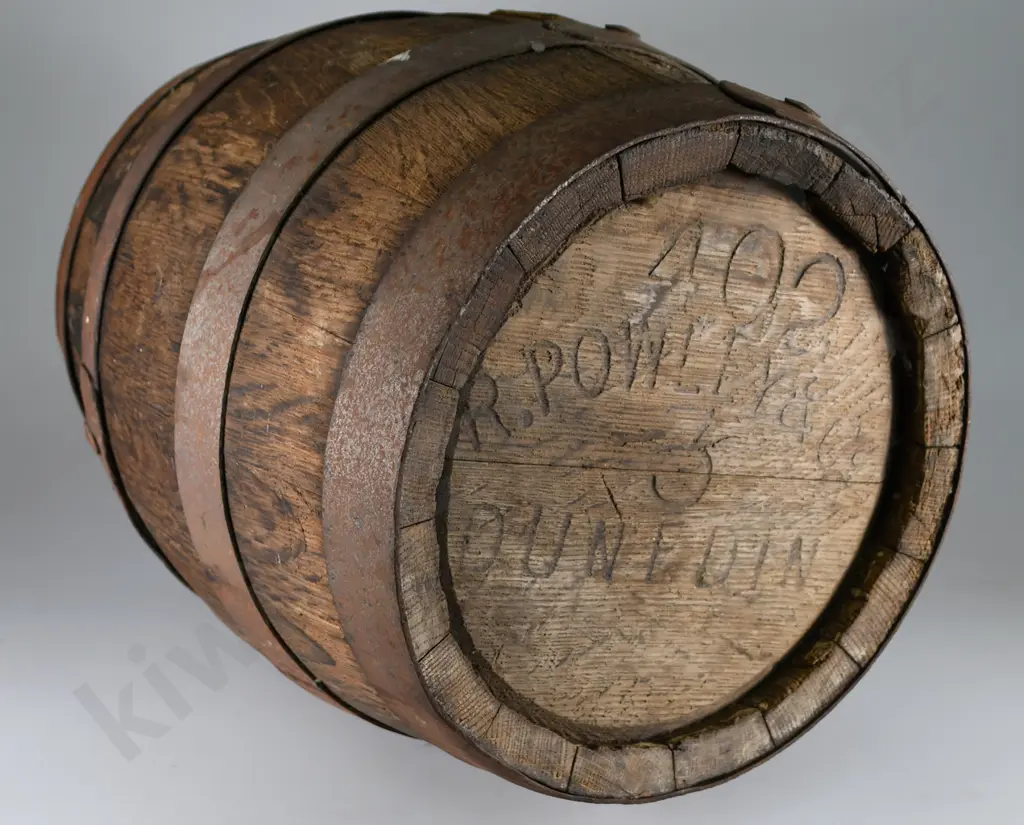 R POWLEY DUNEDIN WOODEN BARREL Image 1++