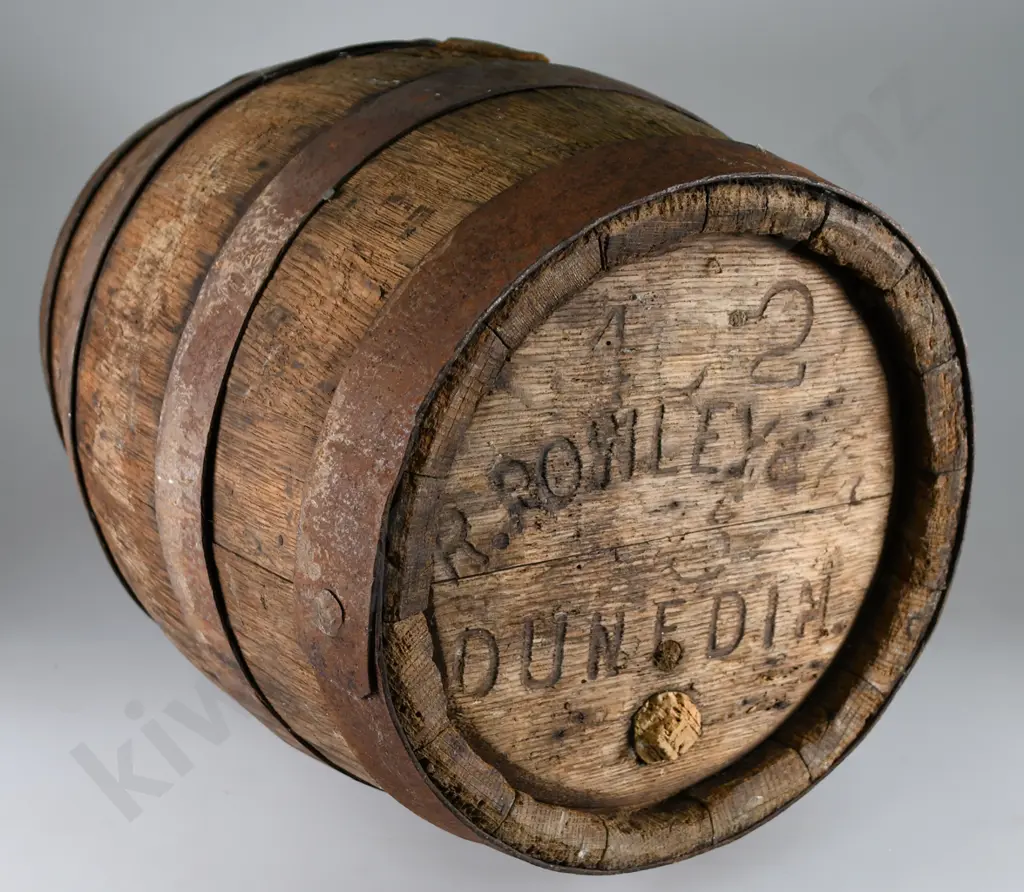 R POWLEY DUNEDIN WOODEN BARREL Image 1++