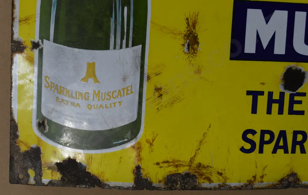 BIG TREE MUSCATEL ENAMEL SIGN Image 1++