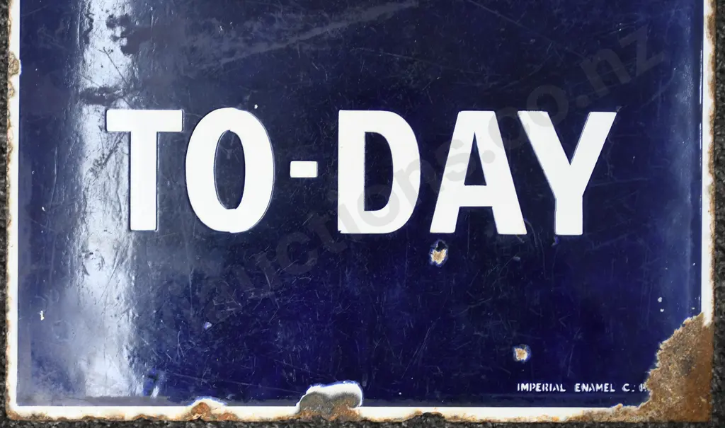 FRESH PALETHORPES' TO-DAY ENAMEL SIGN Image 1++