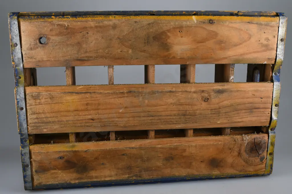 THOMSONS DUNEDIN BOTTLE CRATE Image 1++