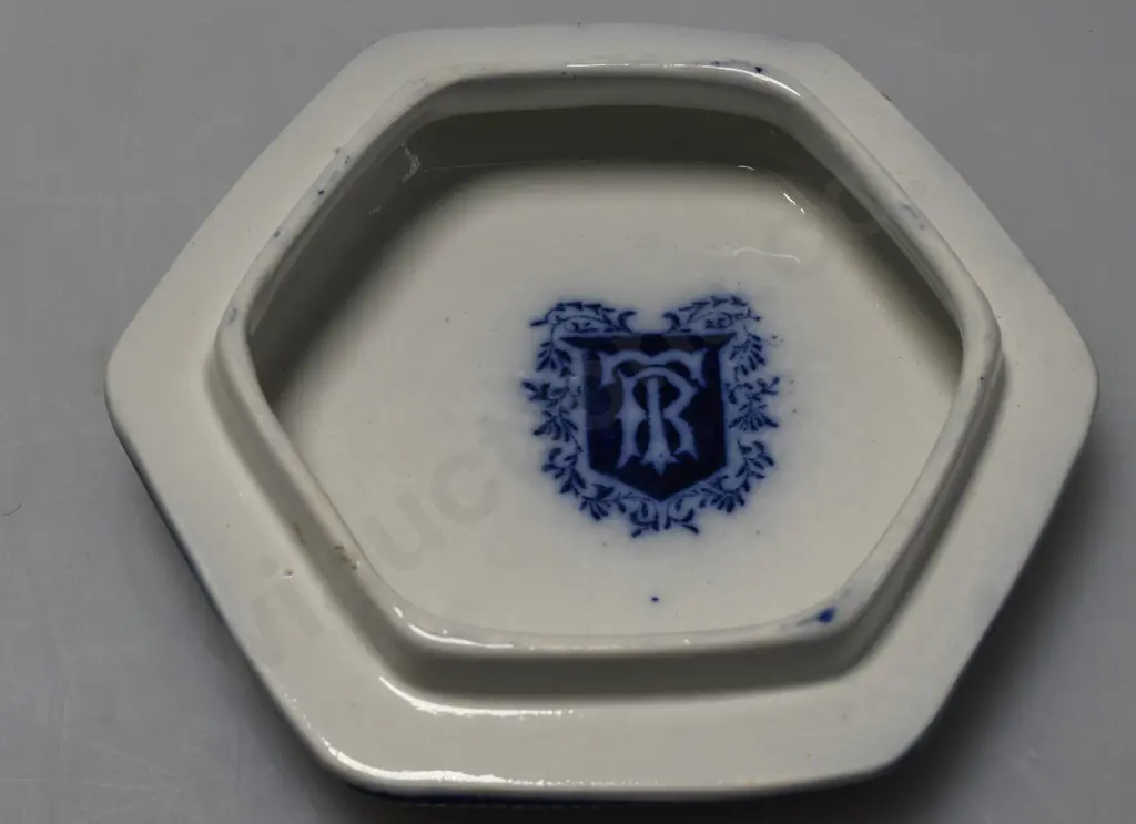 RINGTONS LTD TEA CANNISTER Image 1++