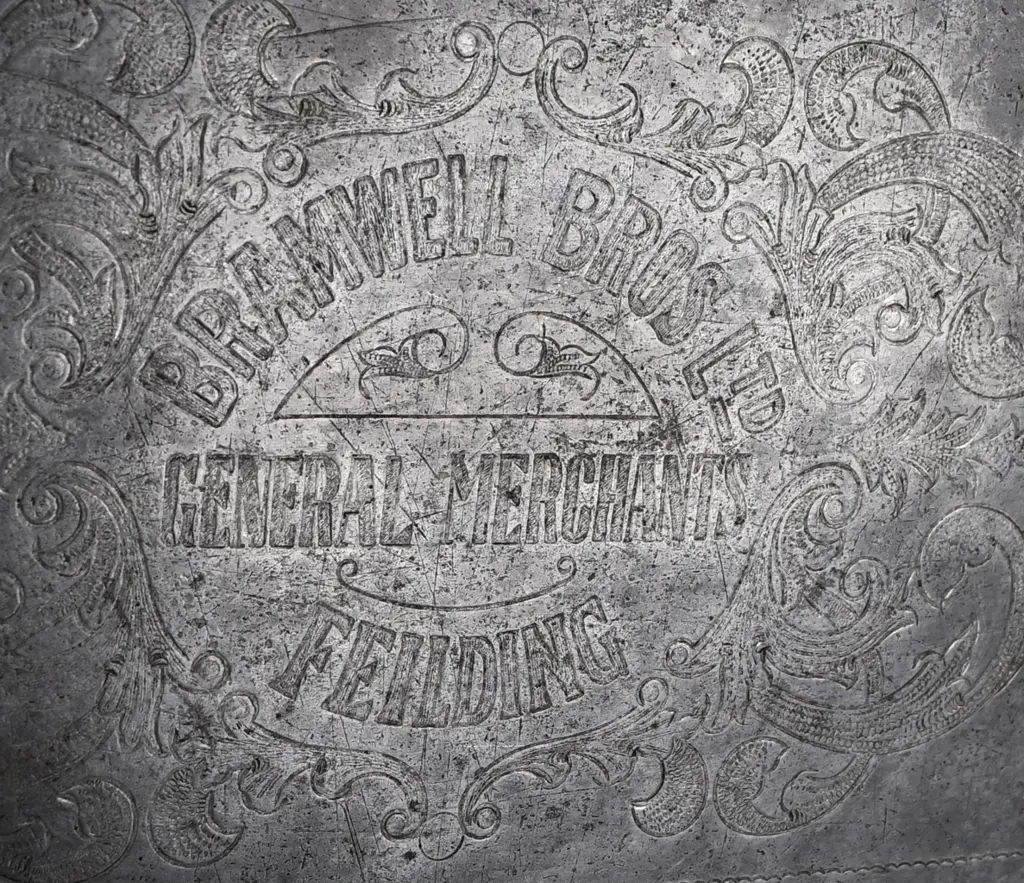BRAMWELL BROS LTD FEILDING DRINKS TRAY Image 1++