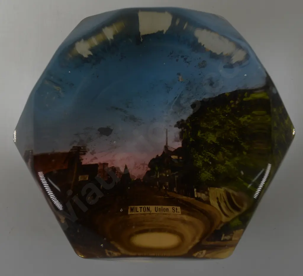 ADVERTISING PAPERWEIGHTS AND ASHTRAY FROM MILTON OTAGO X 5 Image 1++