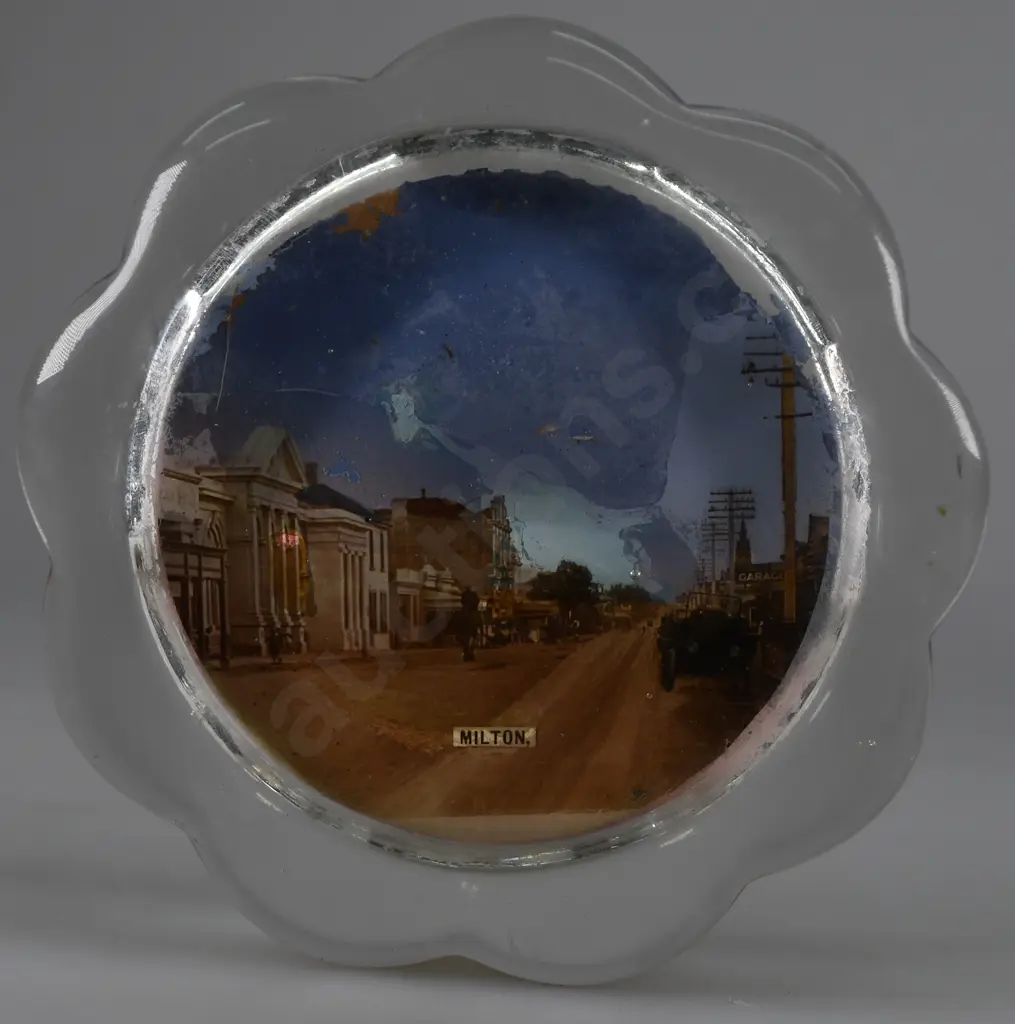 ADVERTISING PAPERWEIGHTS AND ASHTRAY FROM MILTON OTAGO X 5 Image 1++