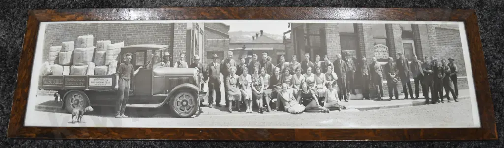 WOOD FRAMED PICTURE OF DONAGHY'S STAFF DUNEDIN Image 1++