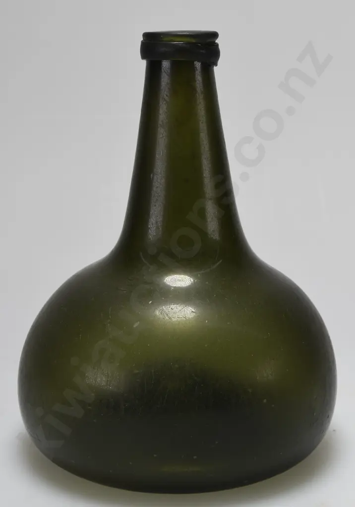 DUTCH ONION FREE BLOWN BOTTLE Image 1++