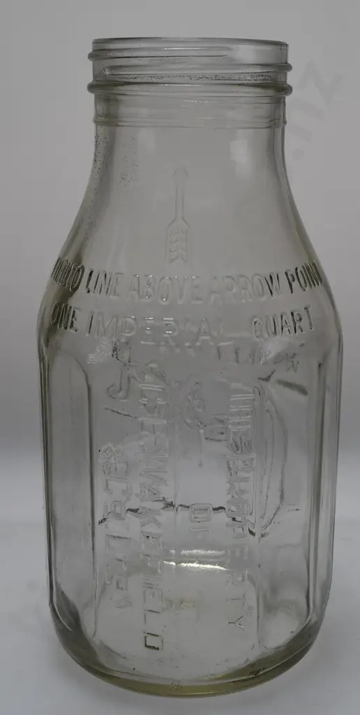 WAKEFIELD CASTROL QUART OIL BOTTLE Image 1++