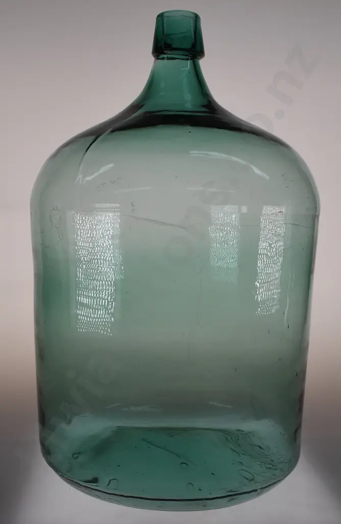 LARGE GREEN CARBOY Image 1++