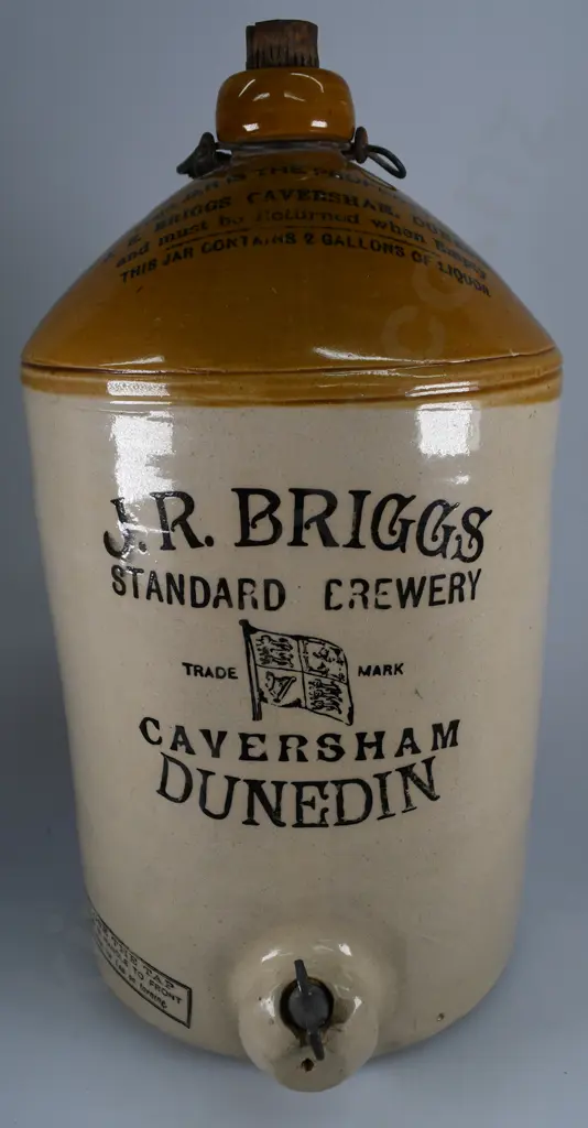 BRIGGS DUNEDIN STONE JAR Image 1++