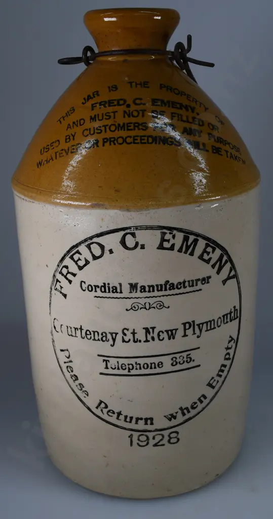 FRED EMENY NEW PLYMOUTH STONE JAR Image 1++