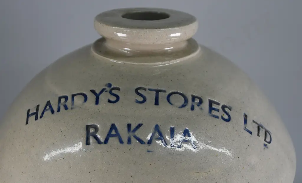 HARDY'S STORES LTD RAKAIA 2 GAL STONE JAR Image 1++