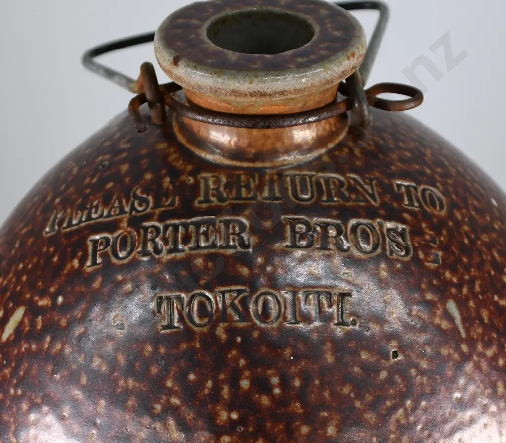 PORTER BROS TOKOITI (OTAGO) STONE JAR Image 1++